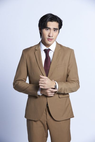 File:NuerPromLikhit-peterpan.jpg