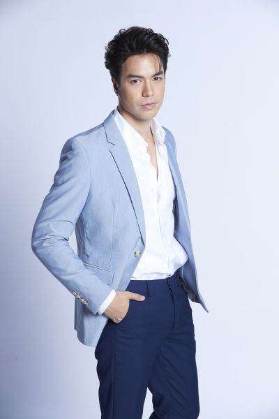 File:NuerPromLikhit-mac.jpg