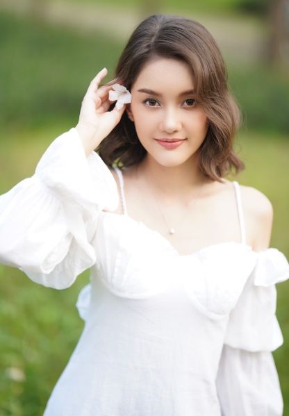 File:LisaAllyssa6.jpg