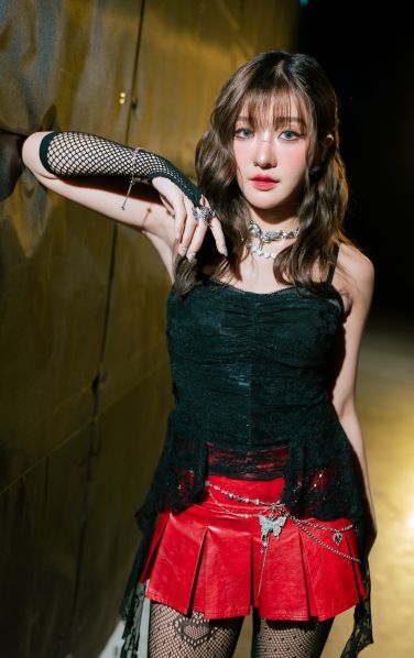 File:JennisOprasert2.jpg